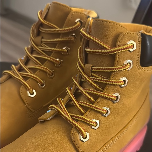 CAPE ROBBIN ❣️ Gretna Color-Block Lace-up Boots - Pink ❣️BRAND NEW❣️ - Picture 12 of 16